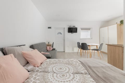 Living room, Photo of the whole room, Seating area