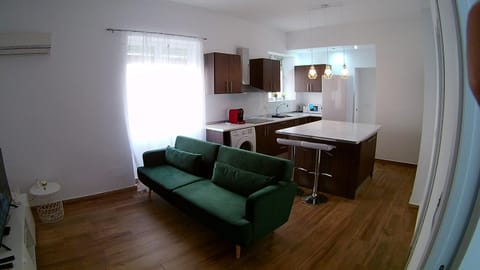 Kitchen or kitchenette, Living room