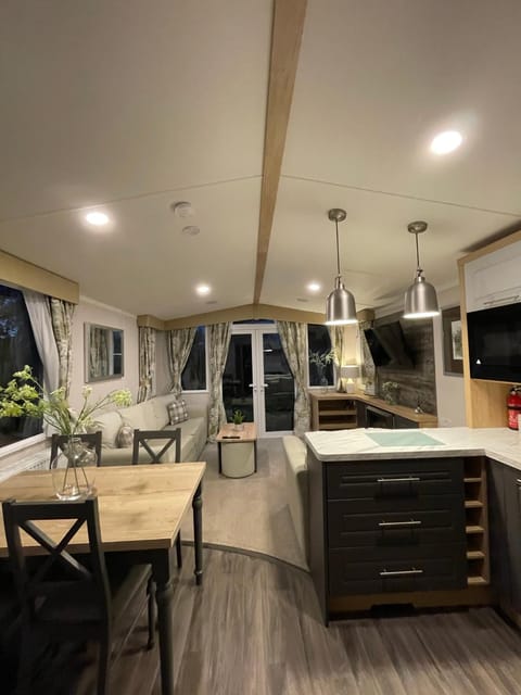 PRESTIGE GOLF VILLAGE CARAVAN Campground/ 
RV Resort in Scotland