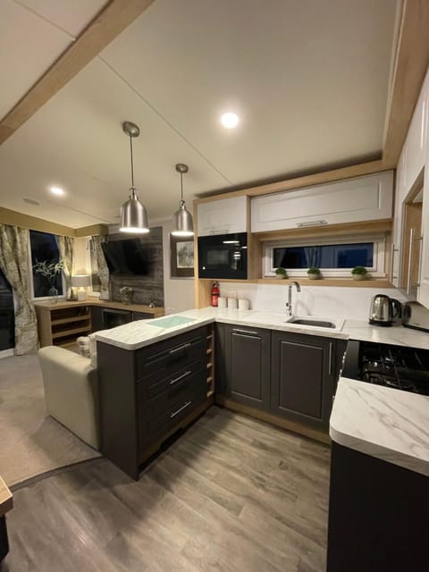 PRESTIGE GOLF VILLAGE CARAVAN Campground/ 
RV Resort in Scotland