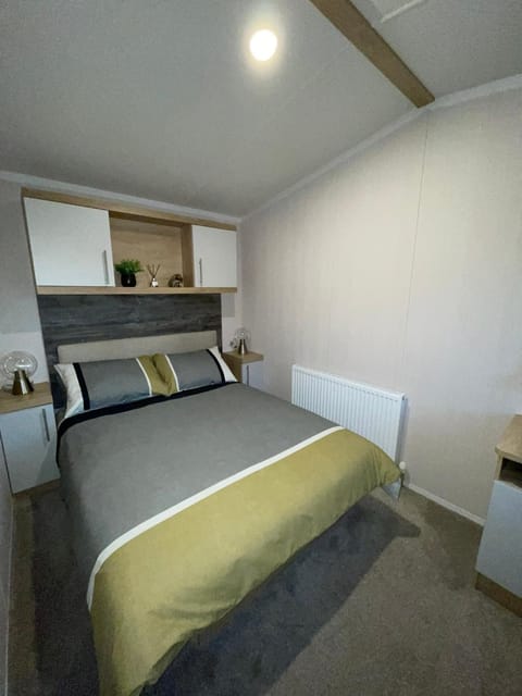 PRESTIGE GOLF VILLAGE CARAVAN Campground/ 
RV Resort in Scotland