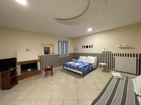 Bed, TV and multimedia, Photo of the whole room, Bedroom, internet