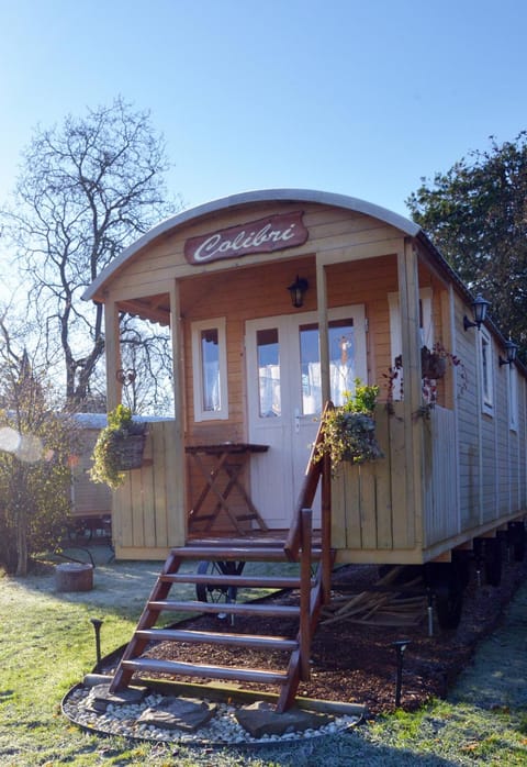 Insolites à Chimay - Roulottes et Manoir - Roulotte Colibri Country House in Wallonia, Belgium