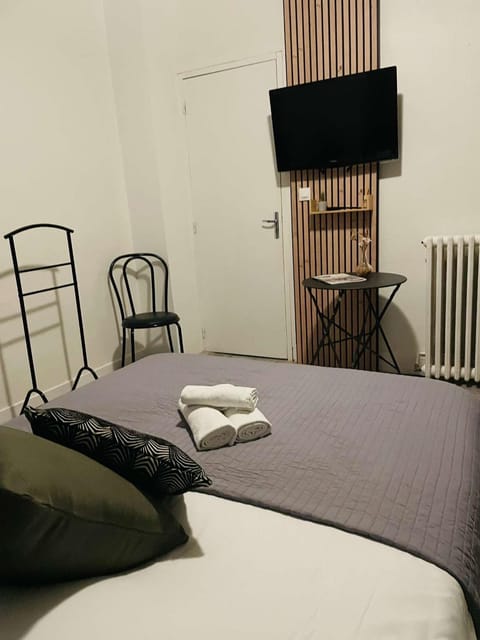 Bar du Marché - Hôtel - Restaurant Hotel in Centre-Val de Loire