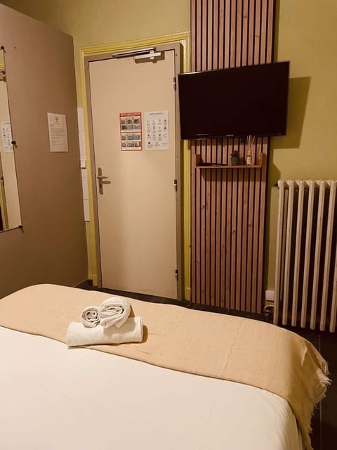 Bar du Marché - Hôtel - Restaurant Hotel in Centre-Val de Loire