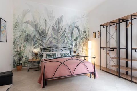 Bedroom, wardrobe