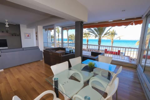 Balcony/Terrace, Living room, Dining area, Sea view