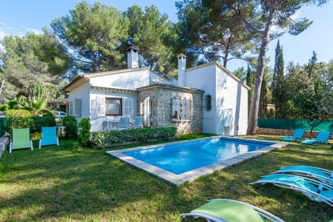 Facade/entrance, Swimming pool