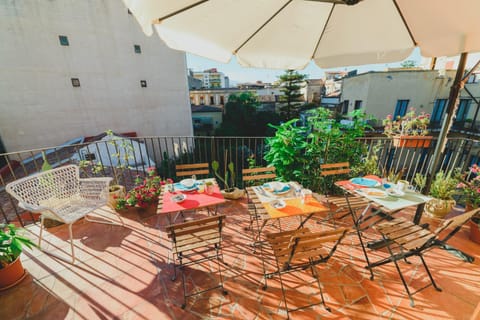 Restaurant/places to eat, Balcony/Terrace