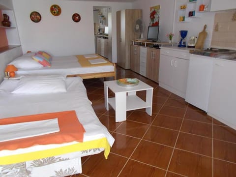 Summer, Bedroom