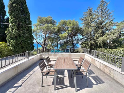 Nearby landmark, Summer, Balcony/Terrace, Dining area, Sea view