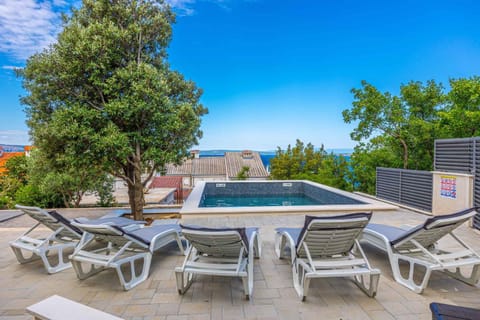Nearby landmark, Summer, Garden, Sea view, Swimming pool, sunbed