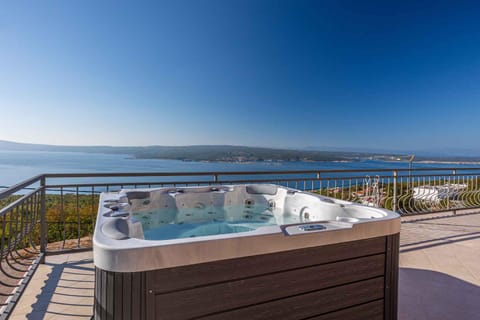 Nearby landmark, Summer, Hot Tub, Balcony/Terrace, Sea view