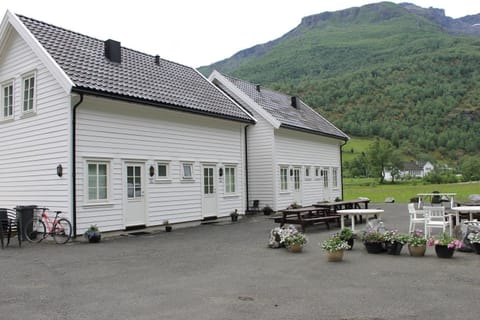 Property building, Day