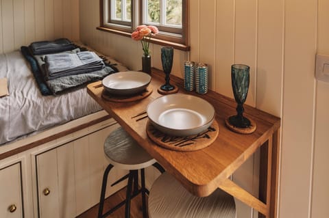 Photo of the whole room, Dining area