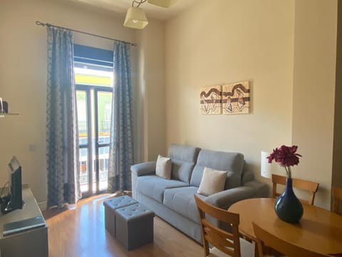 Living room, Photo of the whole room