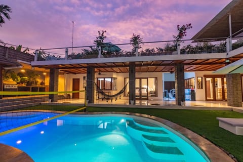 Garden, Garden view, Pool view, Swimming pool, sunbed