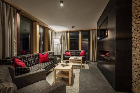 Communal lounge/ TV room, Internal: Not applicable to any particular room