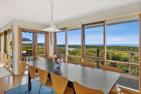 Ocean Breeze Fairhaven - BYO Linen House in Aireys Inlet