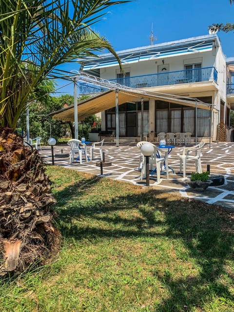 Property building, Patio, Garden, Garden view