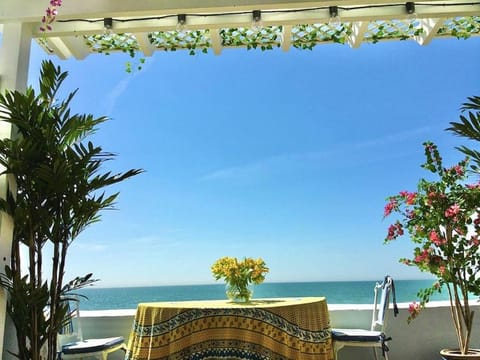 View (from property/room), Balcony/Terrace, Beach