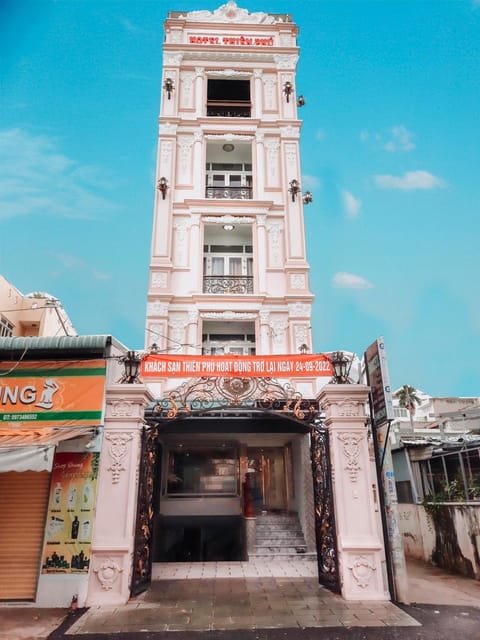Property building, Facade/entrance