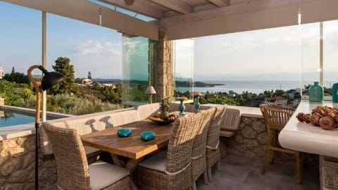 Dining area, Food, Pool view