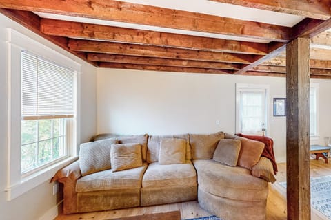 Cozy Modern Farmhouse House in East Wallingford