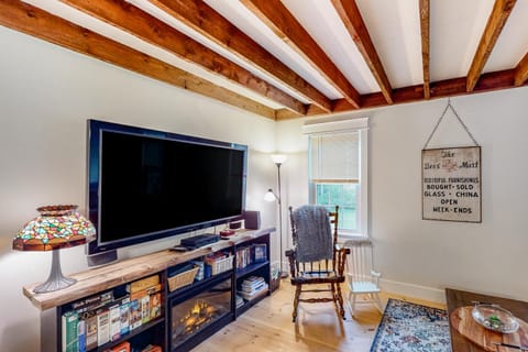 Cozy Modern Farmhouse House in East Wallingford