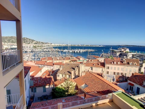 City view, Sea view