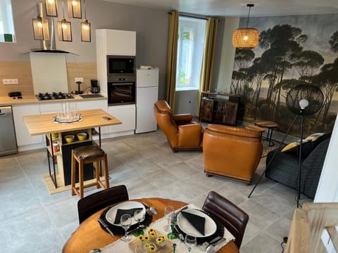 Living room, Dining area, minibar, pet friendly