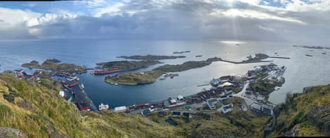 Hjellebua - Stamsund, i hjertet av Lofoten House in Lofoten