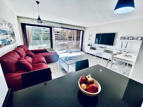 Communal lounge/ TV room, Dining area