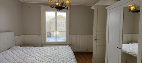 Kirstulan Kartanon päärakennuksen upea päätyhuoneisto Apartment in Finland