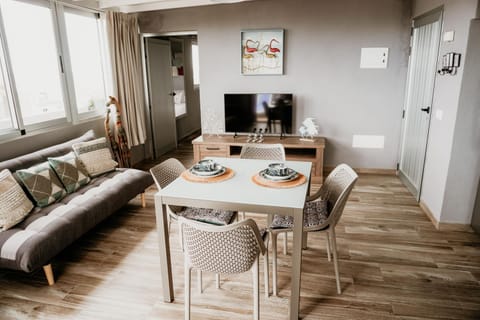 TV and multimedia, Living room, Dining area