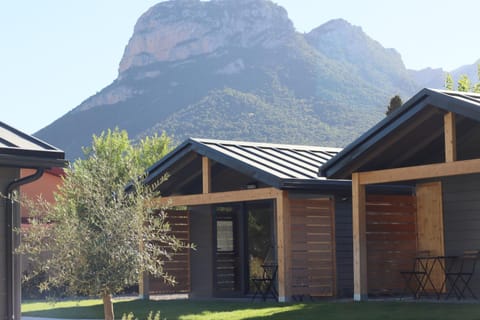 Property building, Day, Natural landscape, Mountain view