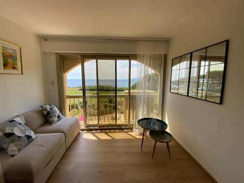 Natural landscape, View (from property/room), Balcony/Terrace, Living room, Seating area