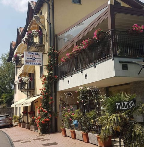 Property building, Street view