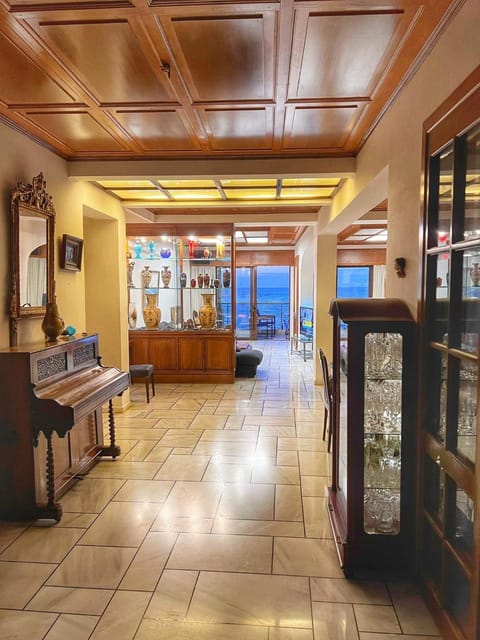 Living room, Decorative detail