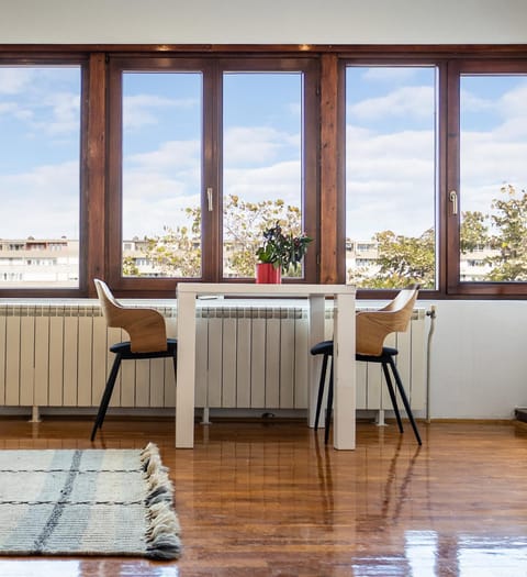 View (from property/room), Living room, Seating area, Dining area