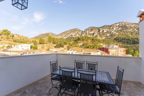 Balcony/Terrace, Mountain view