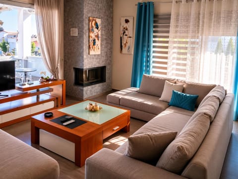 TV and multimedia, Living room, Seating area