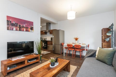 Living room, Seating area, Dining area, Evening entertainment