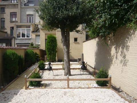 Facade/entrance, Balcony/Terrace