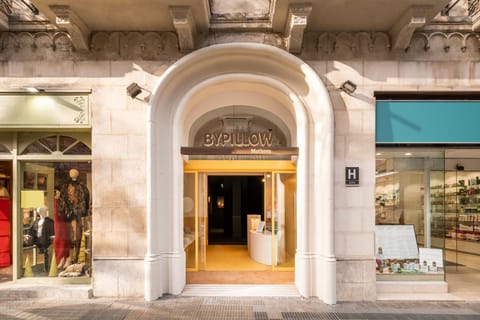 Property building, Facade/entrance