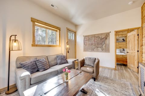 13 Mi to USAFA Peaceful Colorado Springs Getaway! Apartment in Black Forest