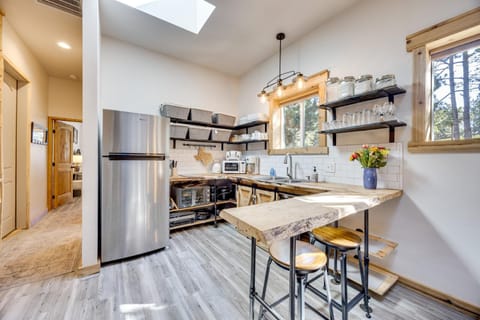 13 Mi to USAFA Peaceful Colorado Springs Getaway! Apartment in Black Forest