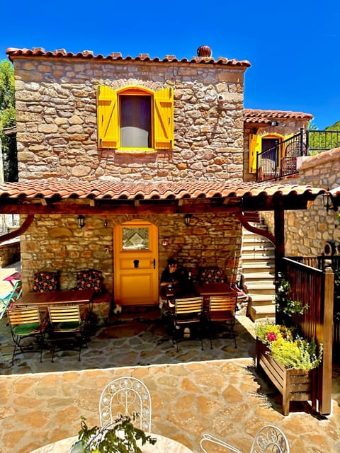 Property building, Patio, Day