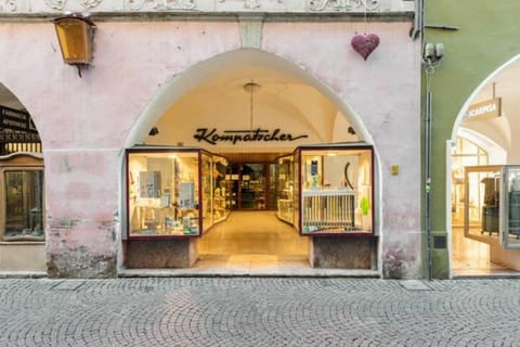 Property building, Facade/entrance