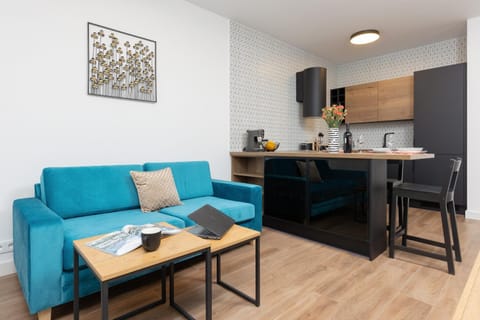 Communal lounge/ TV room, Kitchen or kitchenette, Living room, Seating area, Dining area